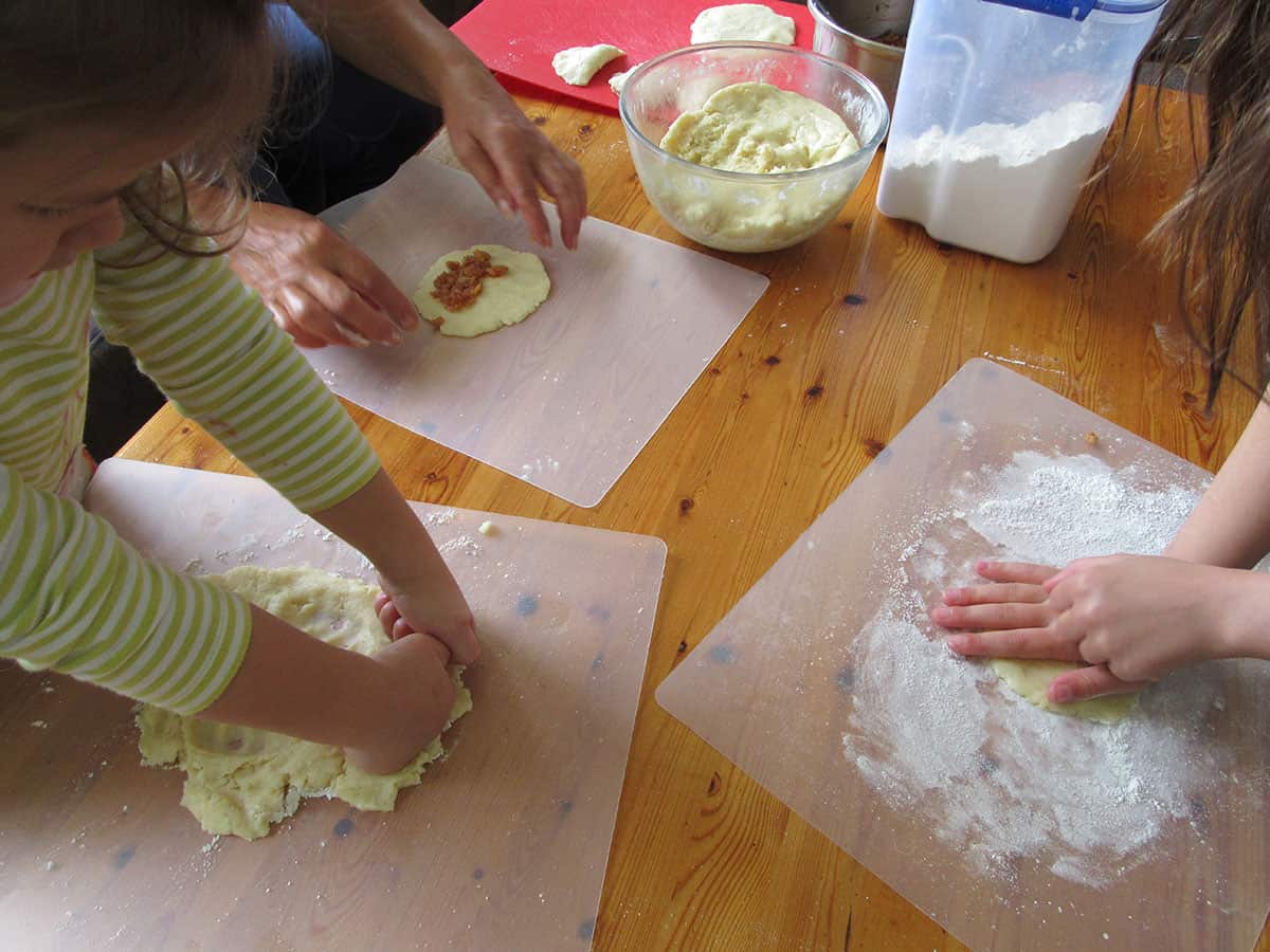 Dilvin Yasa's family baking