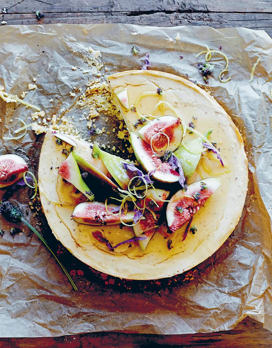 Baked lemon cheesecake