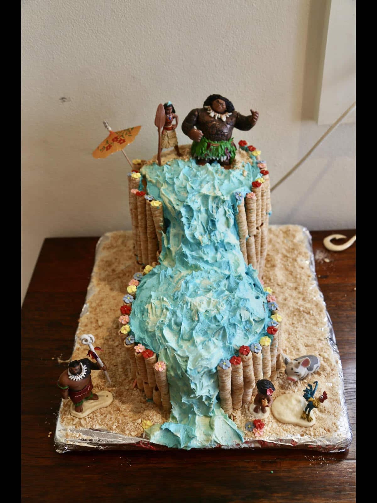 Moana sponge cake 