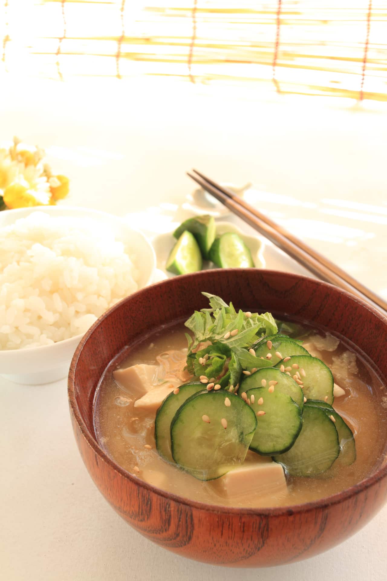 Enjoy hiyashijiru, a chilled miso soup from Japan, and cool down on a hot day. 