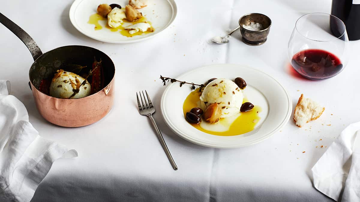 Mozzarella with roasted garlic and black olives