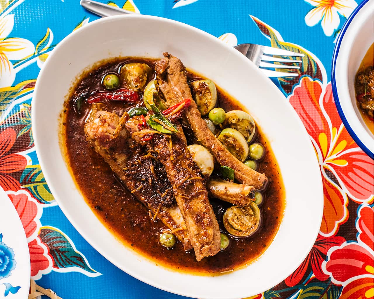 Jungle curry with pork (gaeng bpa moo)