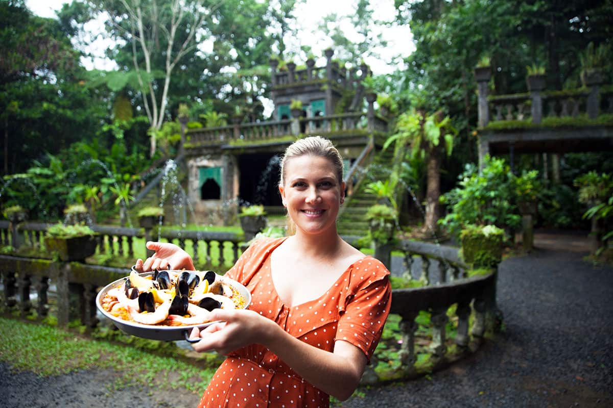 At Paronella Park, Justine cooks up a seafood, chorizo and chicken paella