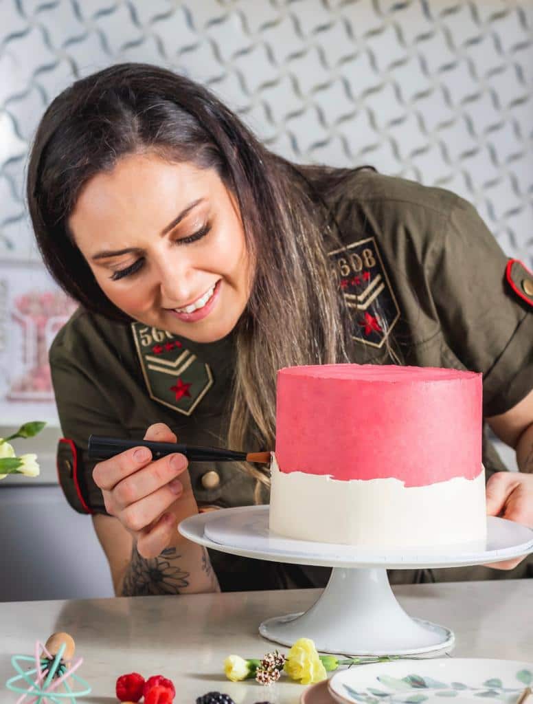 Kamila Moraes Vargas also makes cakes at her shop.
