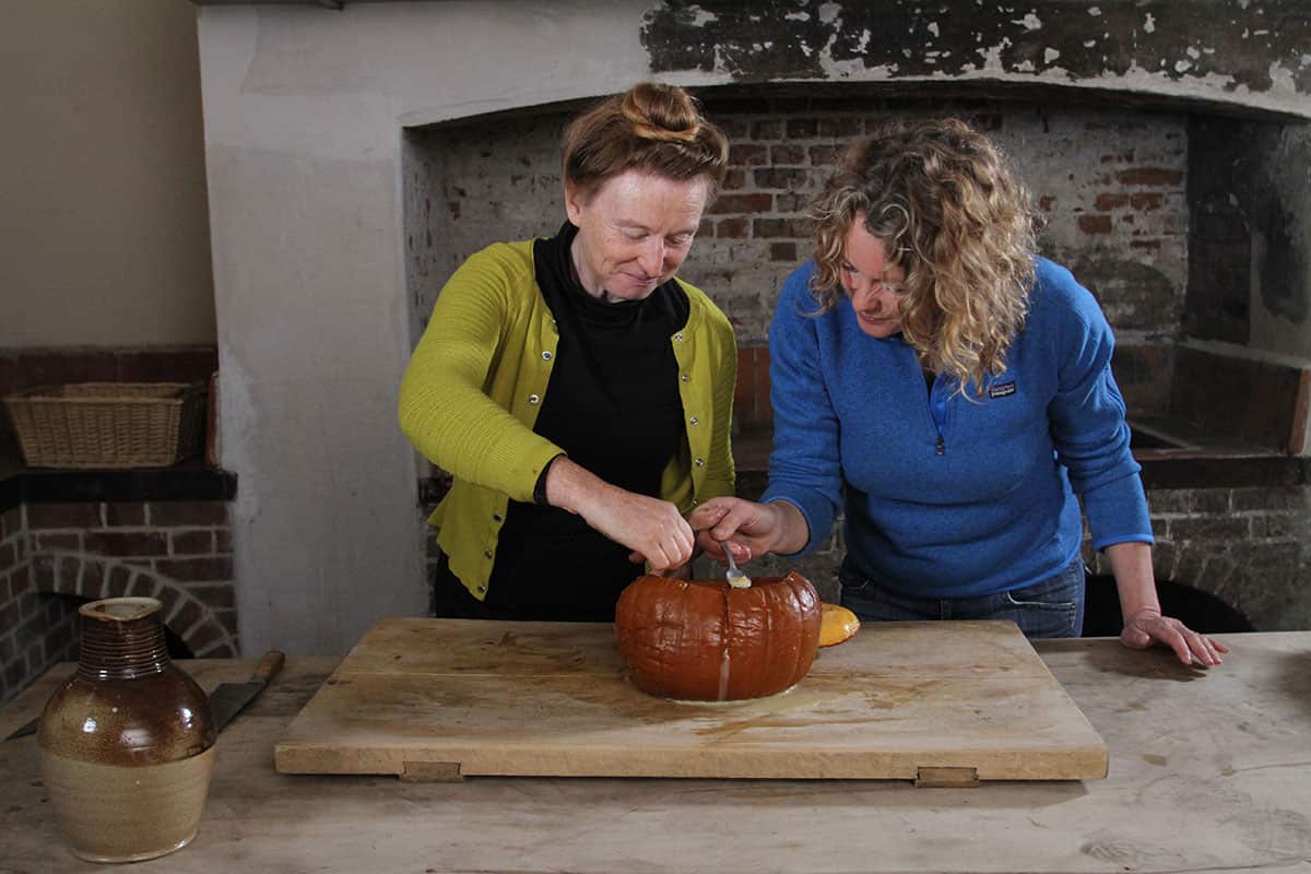 Ruth Goodman & Kate Humble taste the original American Pumpkin Pie