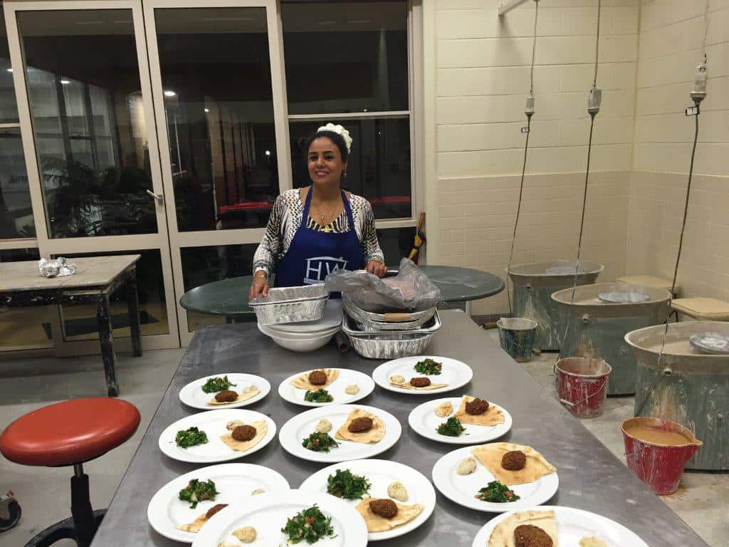 Eat and learn with refugees