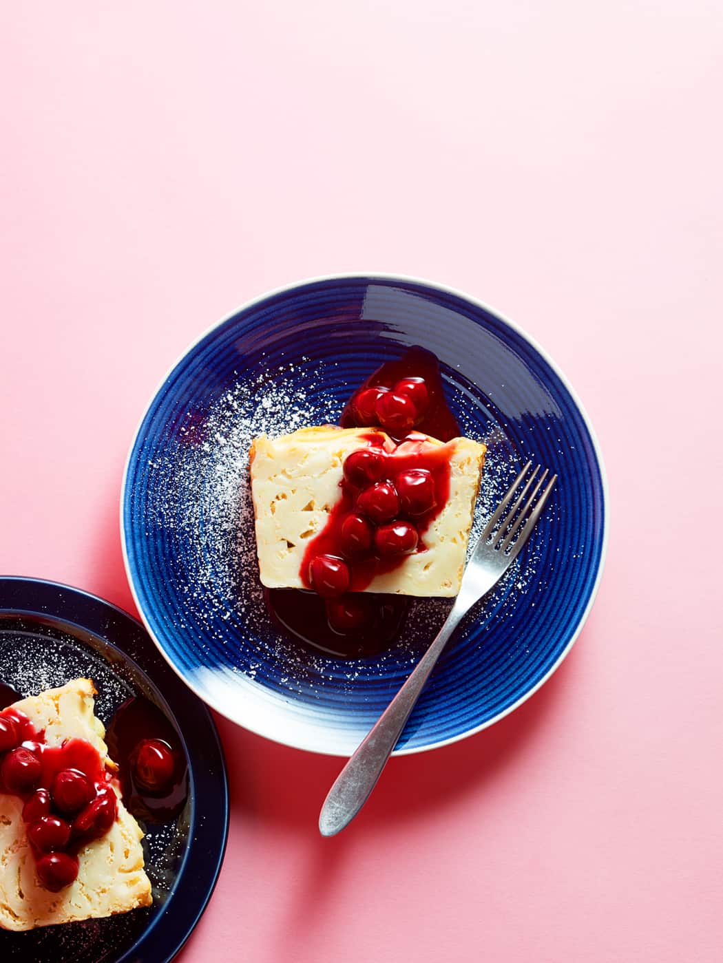 Noodle kugel with cherry sauce