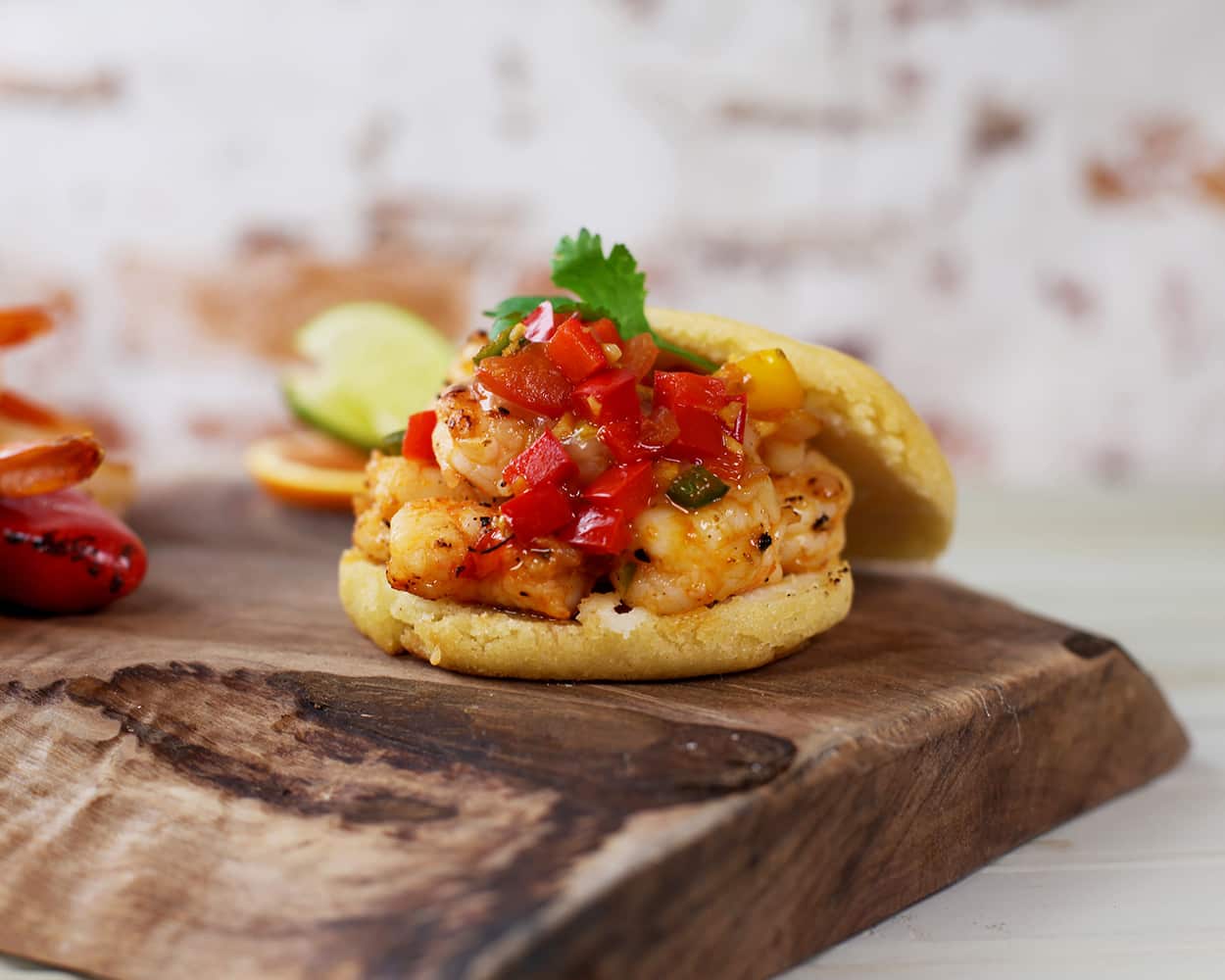 Arepa de camarones or arepa with prawns