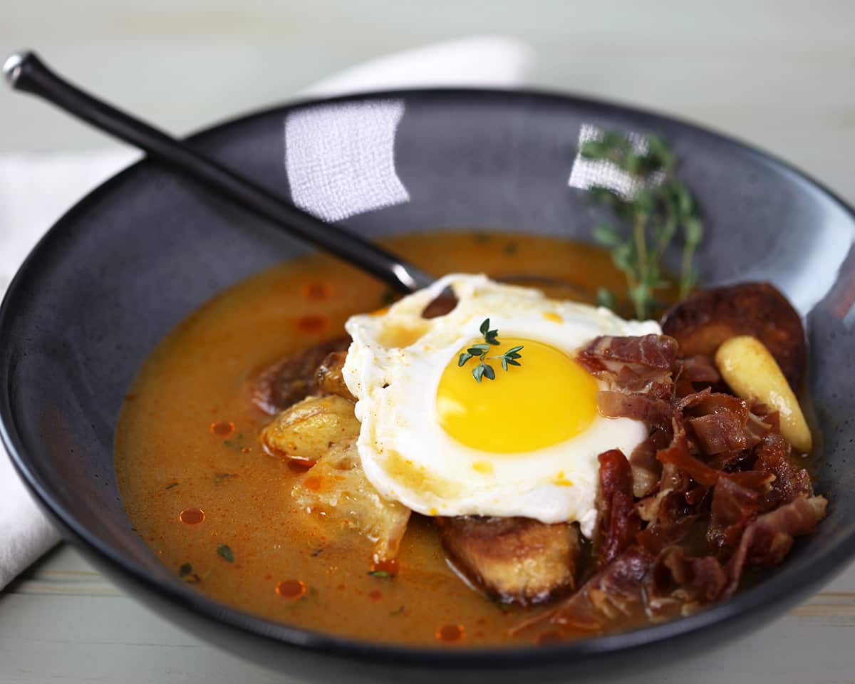 Garlic soup or sopa de ajo