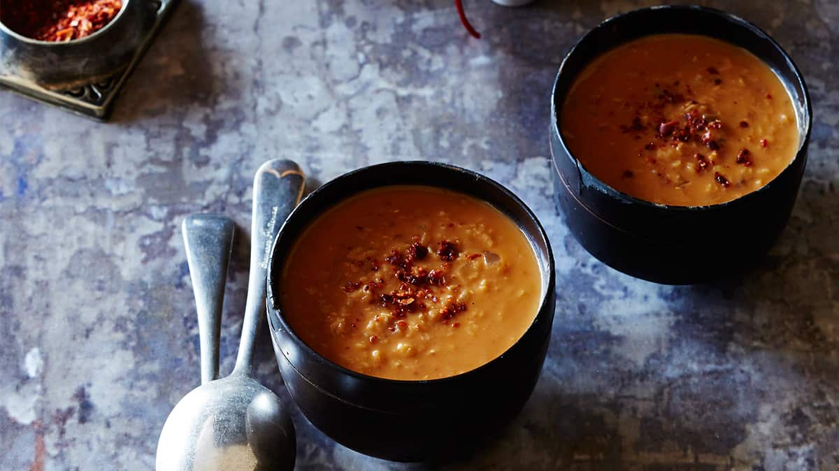 Red lentil soup with milk (sütlü mercimek çorbasi)