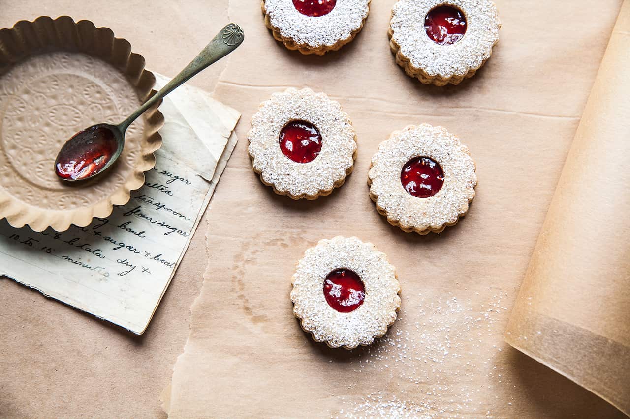 Linzer torte cookies