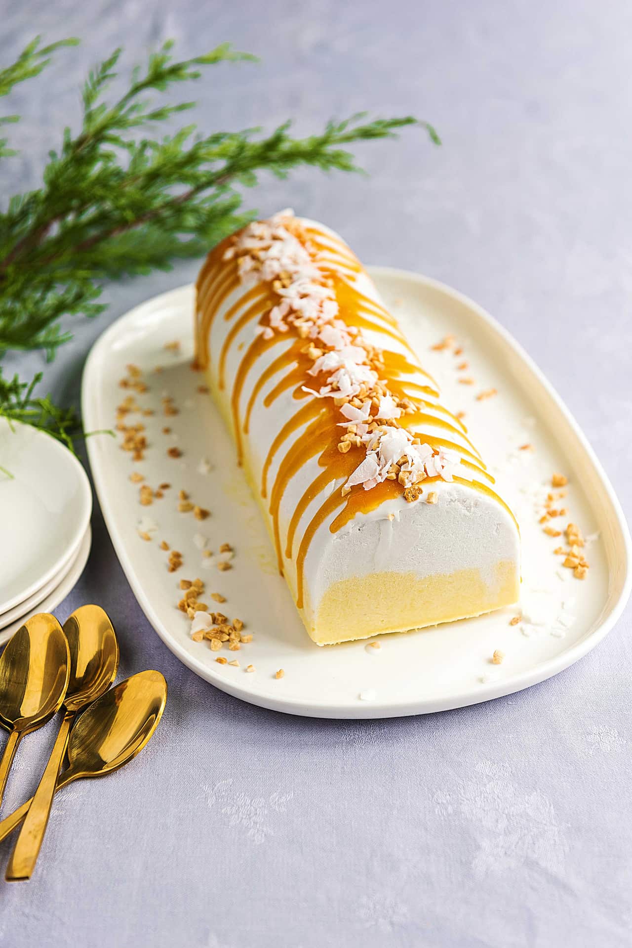 Vegan mango and coconut ice-cream log 