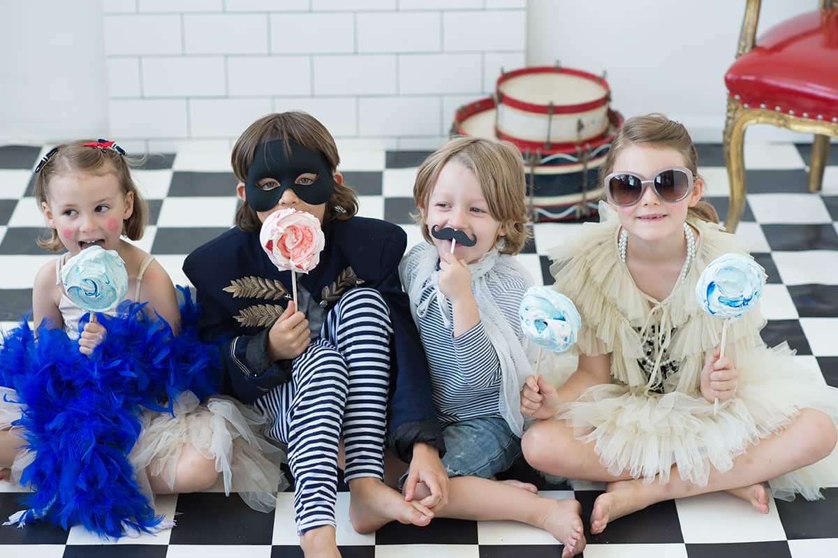 Marbled meringue pops