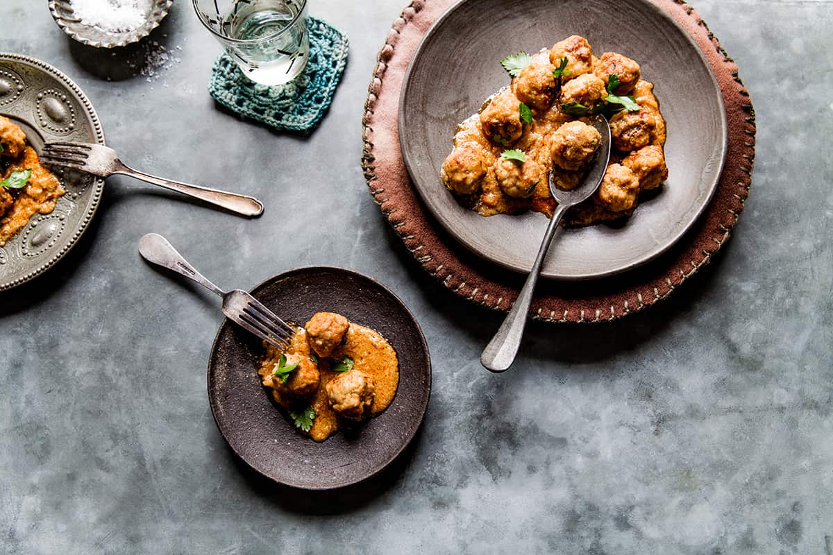 Meatballs with almond, onion and saffron sauce (Albondigas en salsa de alemendras y azafran)