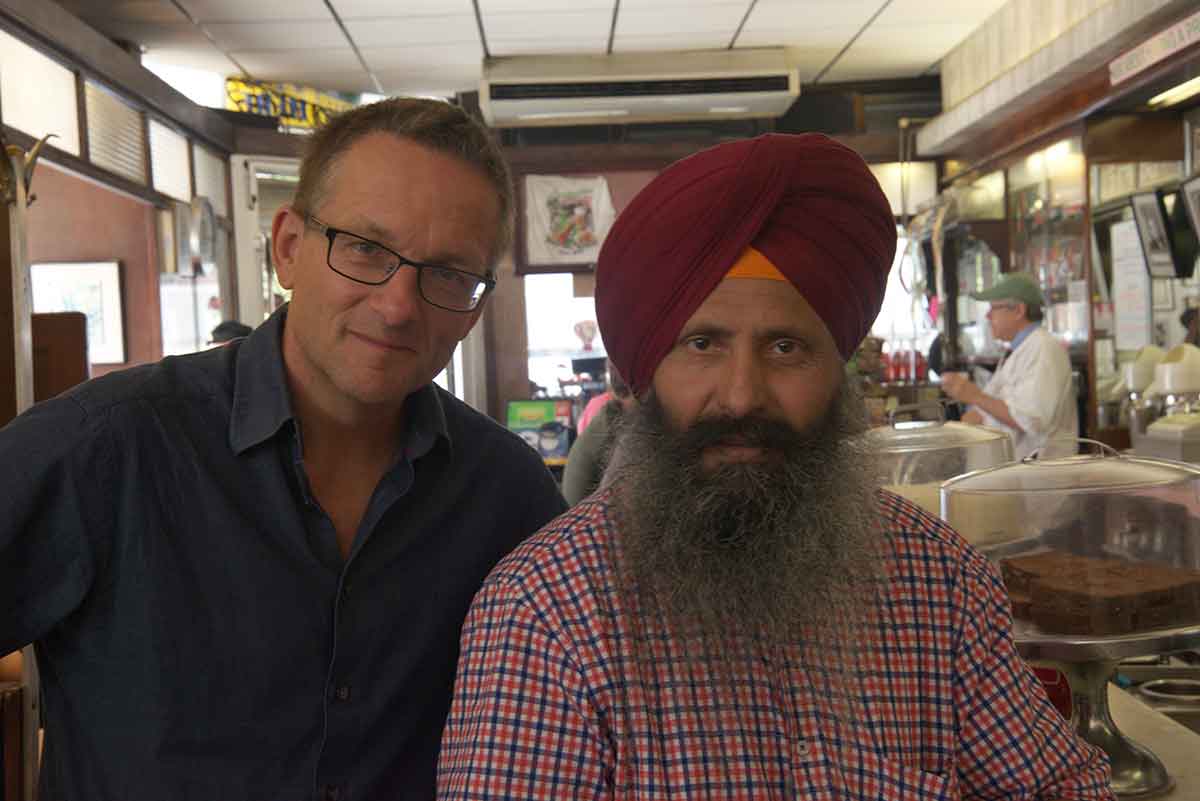 Michael Mosley and taxi driver Lal Singh in New York.