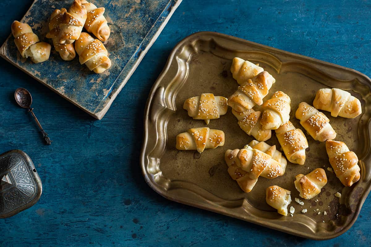Mini cheese rolls