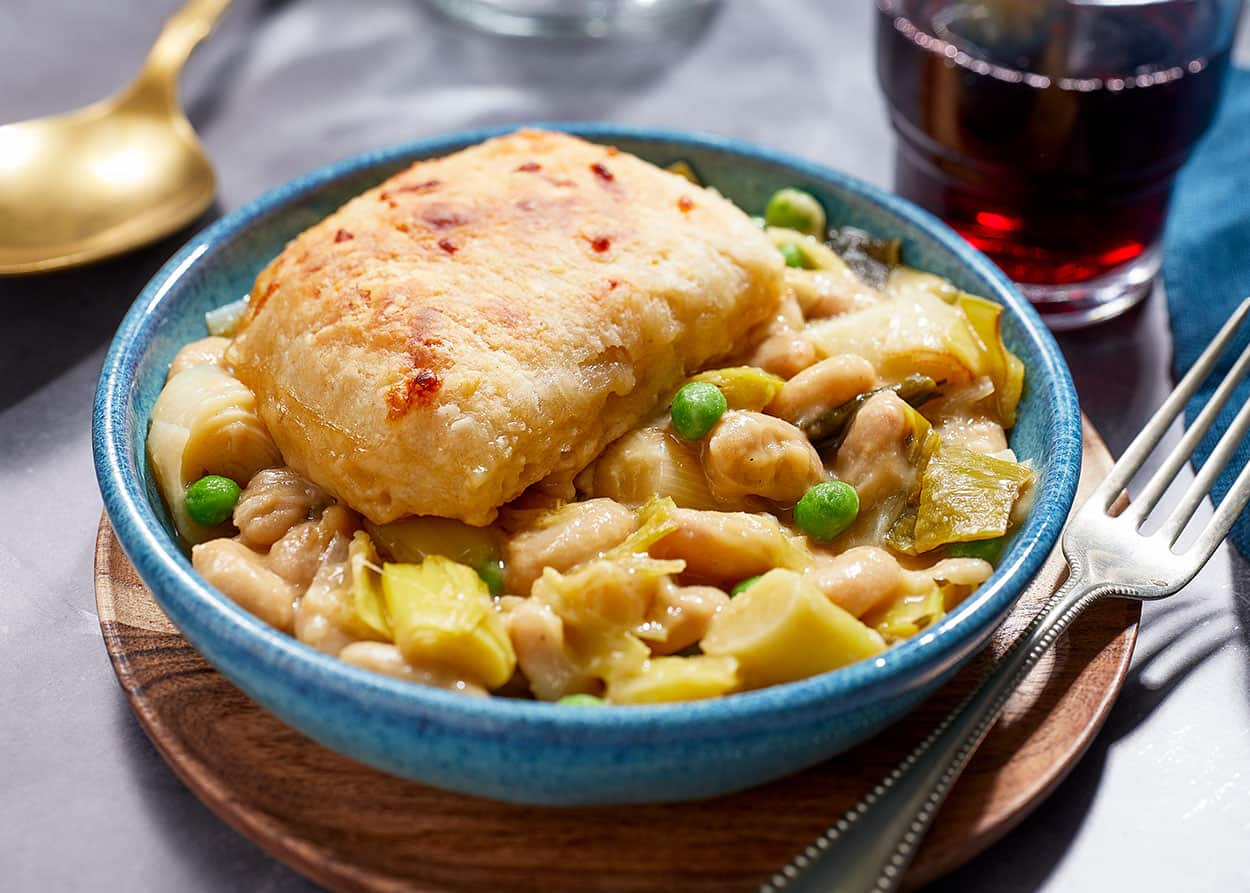 Creamy white bean and leek pot pie 