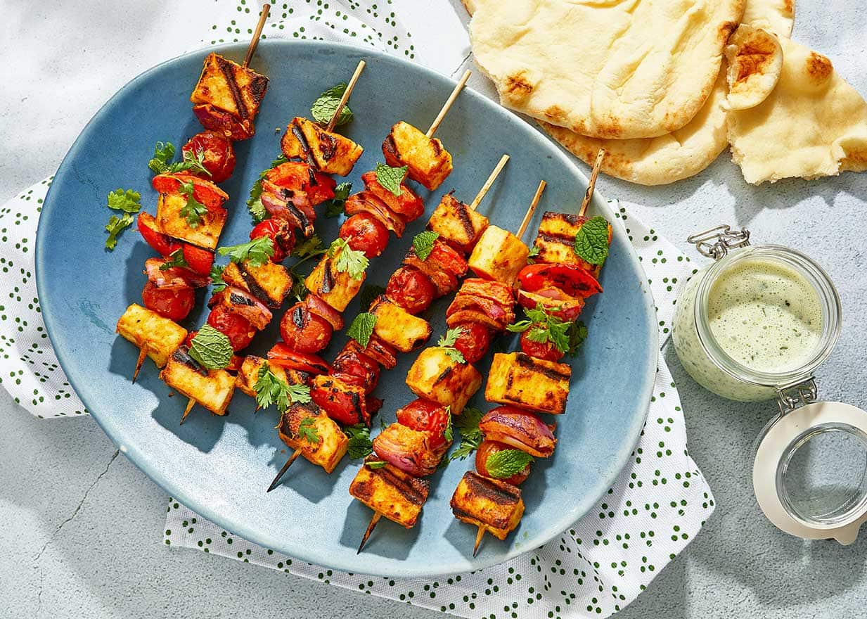 Paneer tikka with herb chutney 