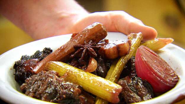 Mulled wine and oxtail stew