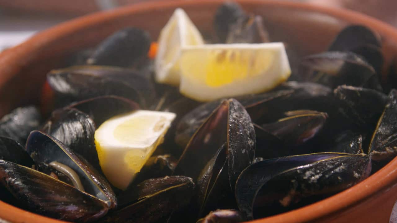 Mussels in pepper broth