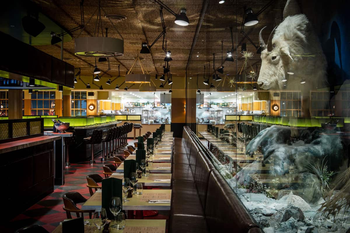 A 350-seat classic big-city style bar and grill with a Smithsonian feel opens in Melbourne.