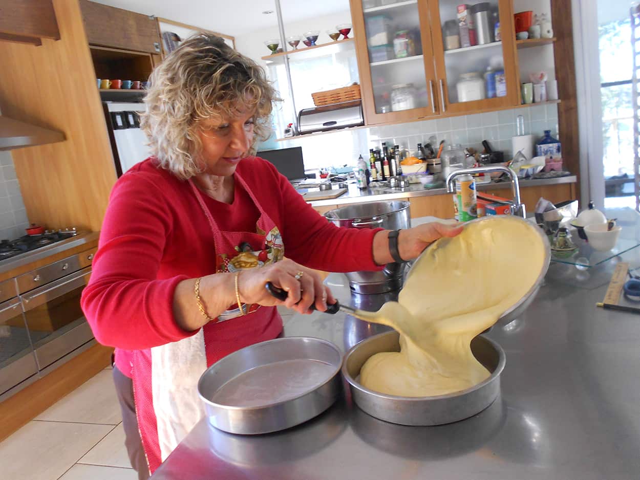 Nelleke Gorton makes sponges