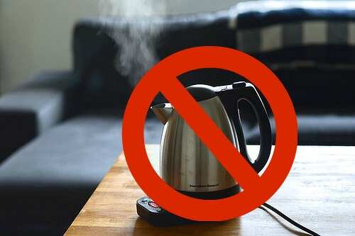 There's rarely an electric kettle in the US.