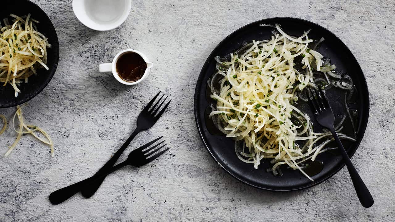 White onion, chive and sweet vinegar salad