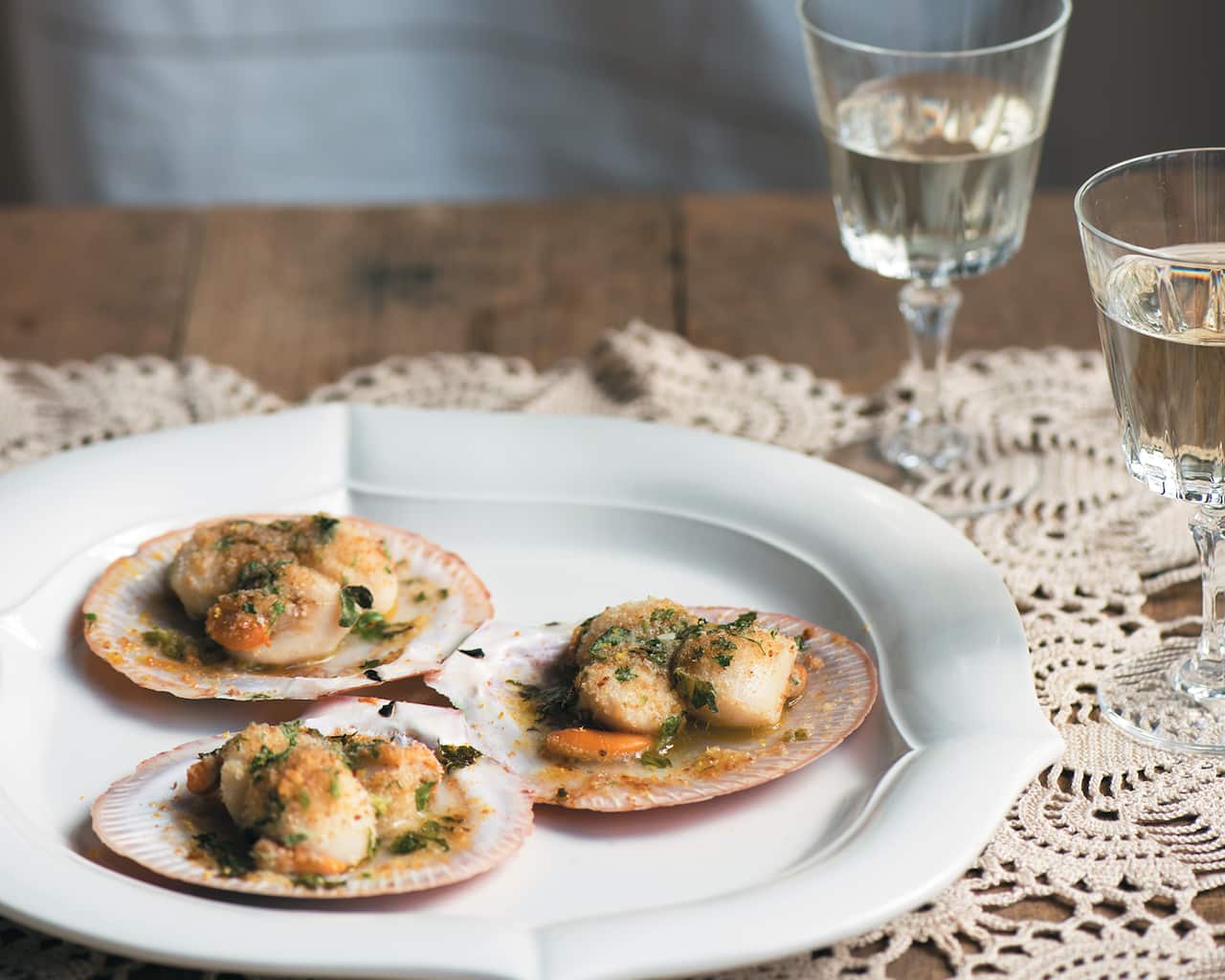 Oven-baked scallops (capesante gratinate)