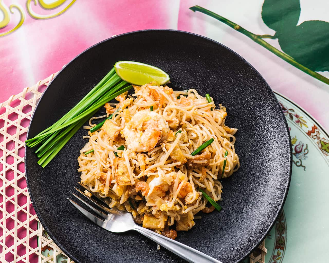Pad thai with prawns (pad thai goong)