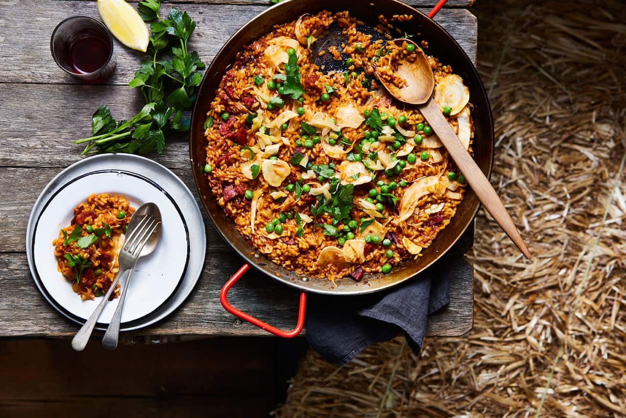 Paella with chorizo, peas and fennel