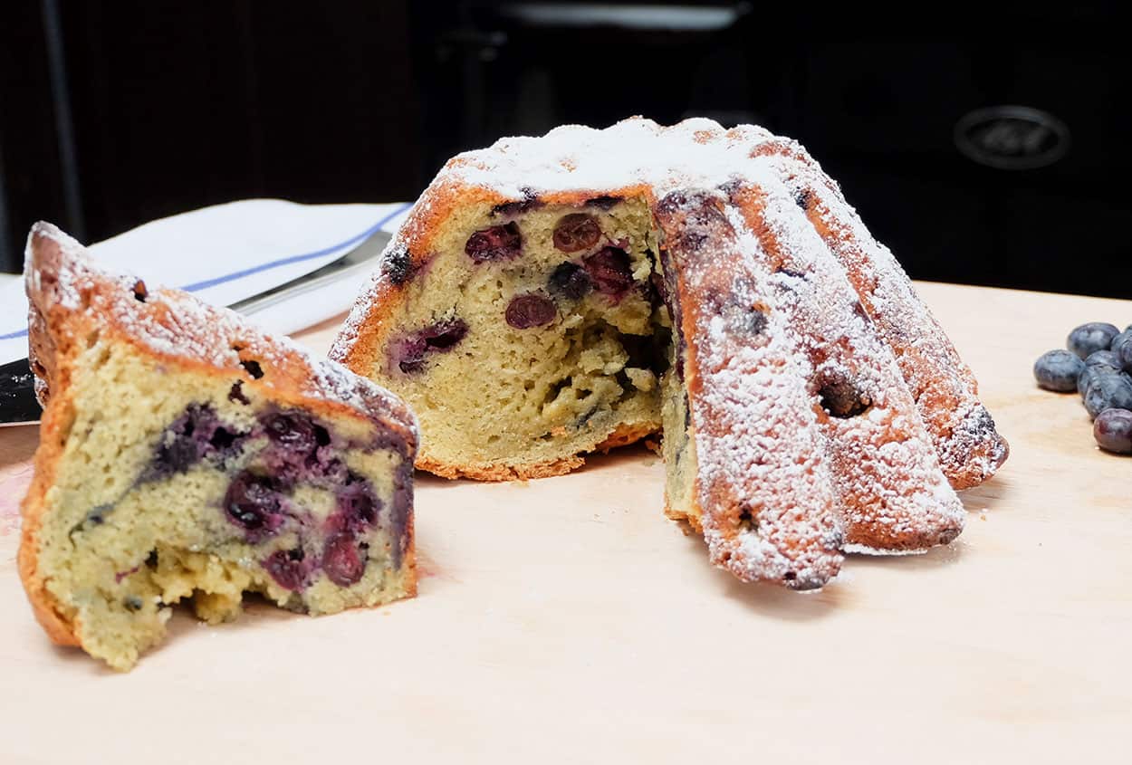 Blueberry cake (Tourte des Pyrénées aux myrtilles)