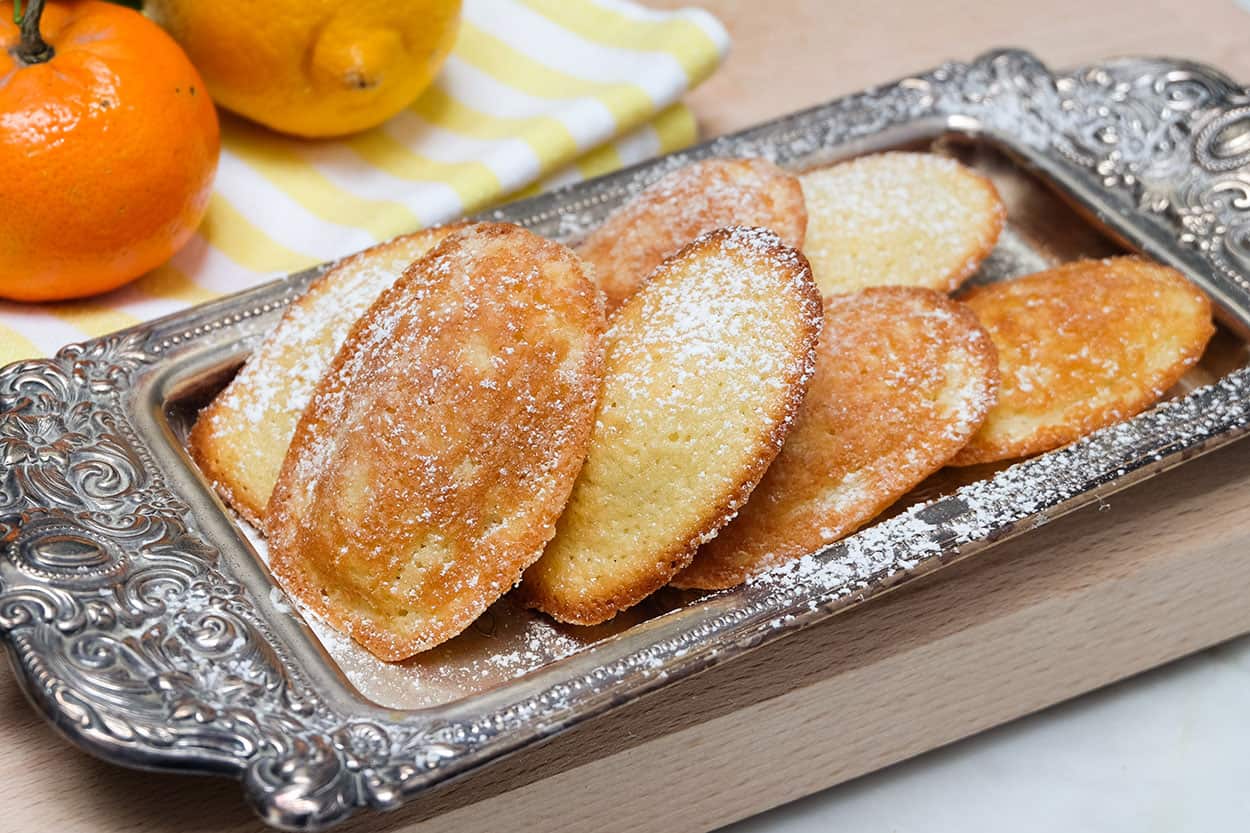 Madeleines (little cakes) 