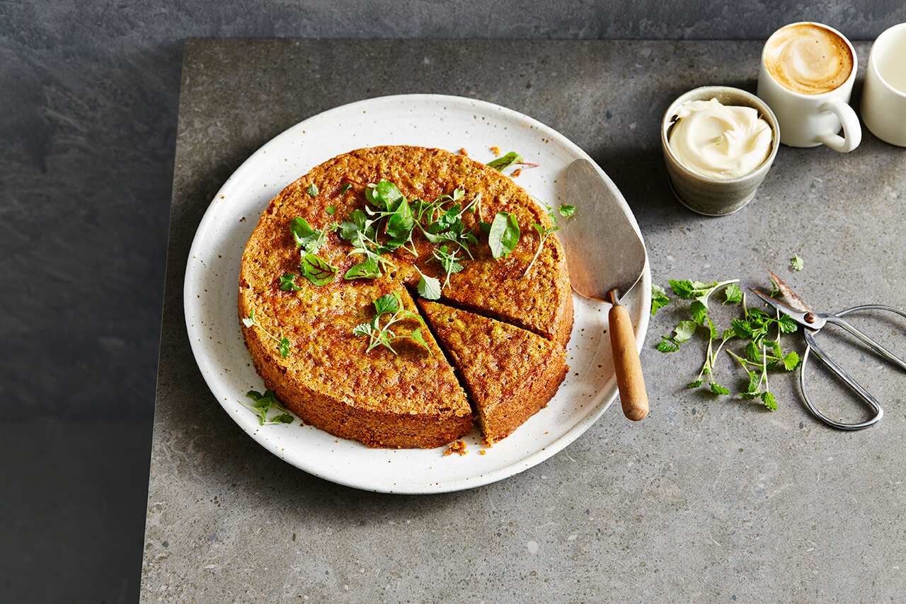 Pistachio-honey polenta cake