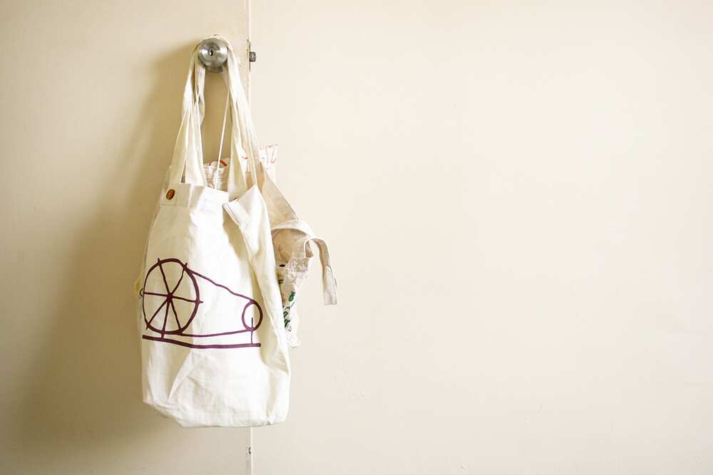 Cloth bags take the place of plastic