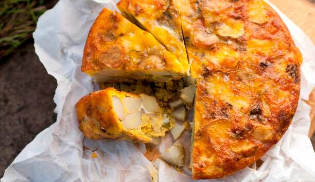 Potato and broccoli tortilla