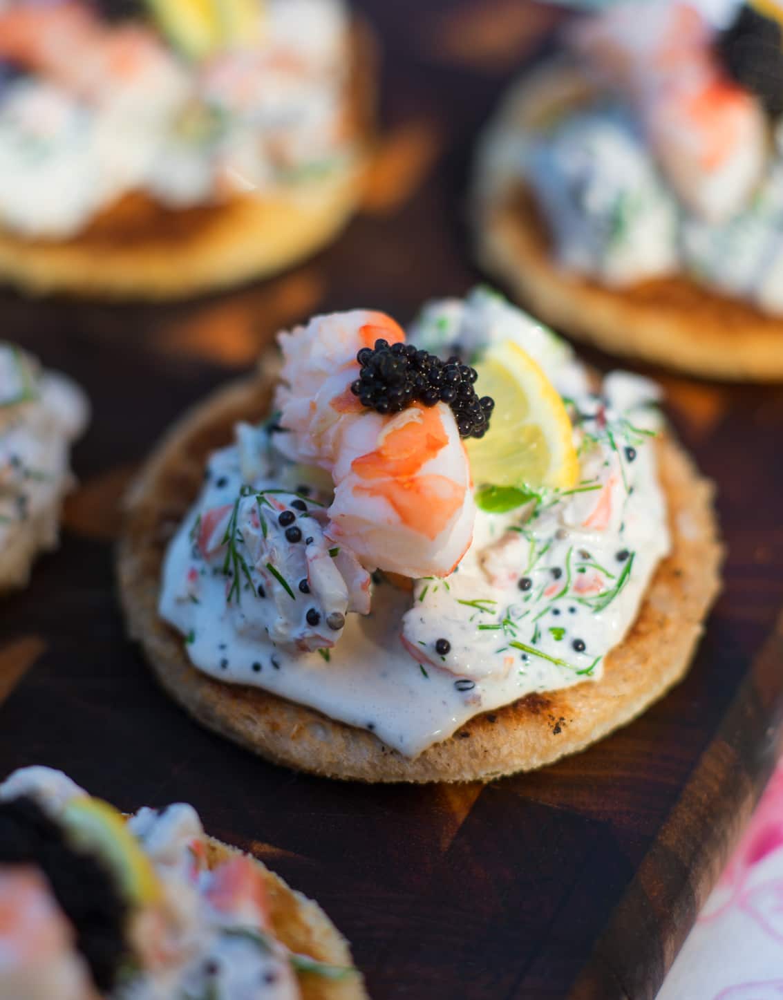 Prawn and caviar on toast (toast skagen)