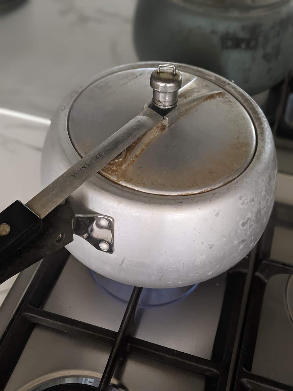 pressure cooker