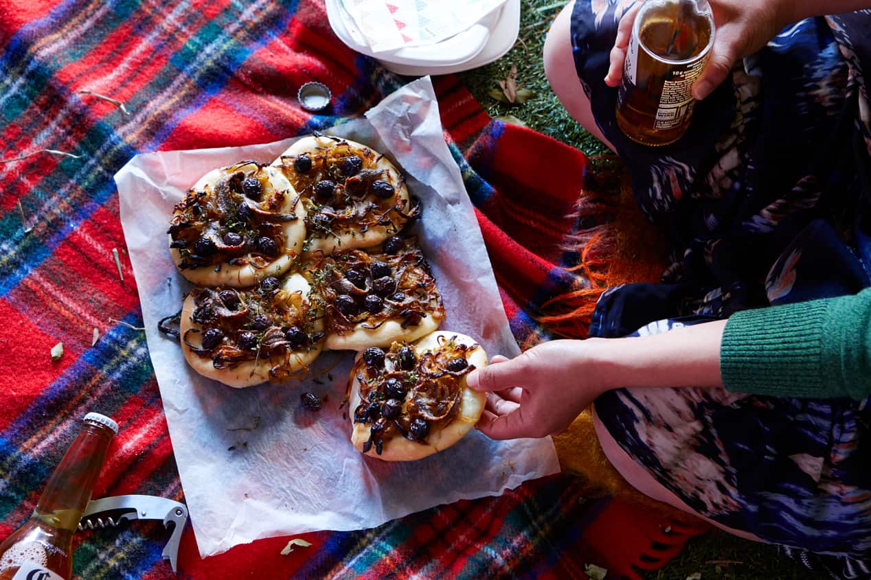 Pull-apart pissaladiere