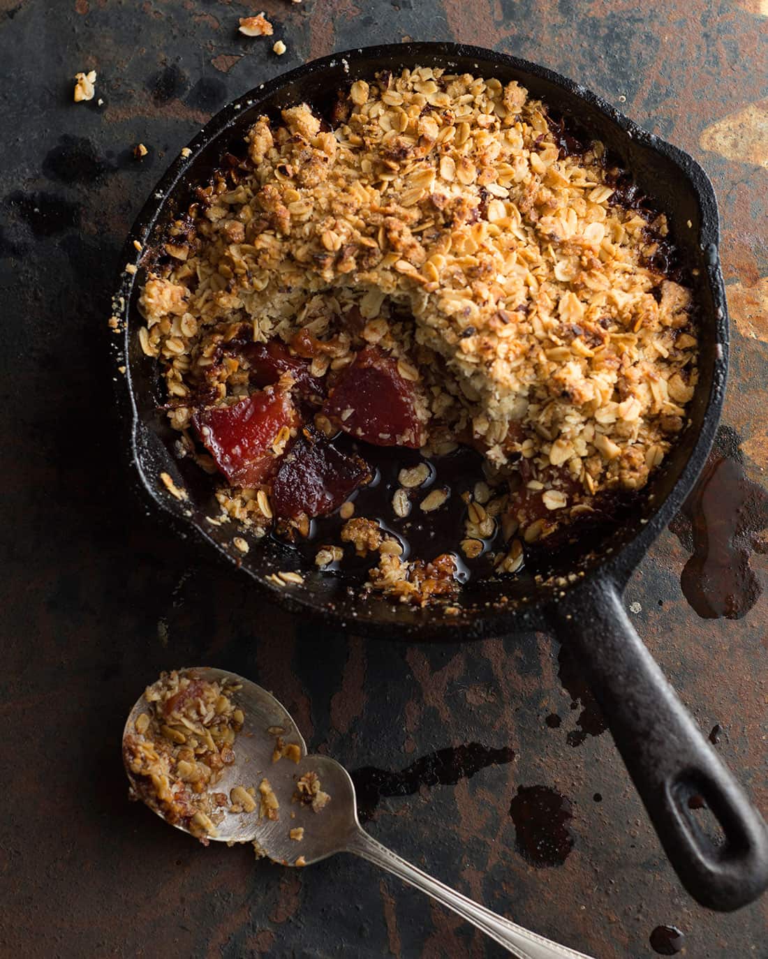 Quince, hazelnut and oat crumble 