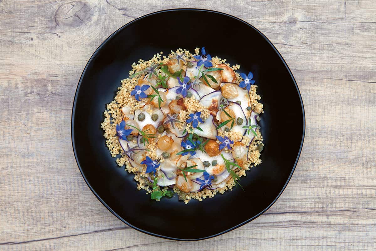 Quinoa with kohlrabi and pearl onions (quinua con colinabo y cebolla perla)