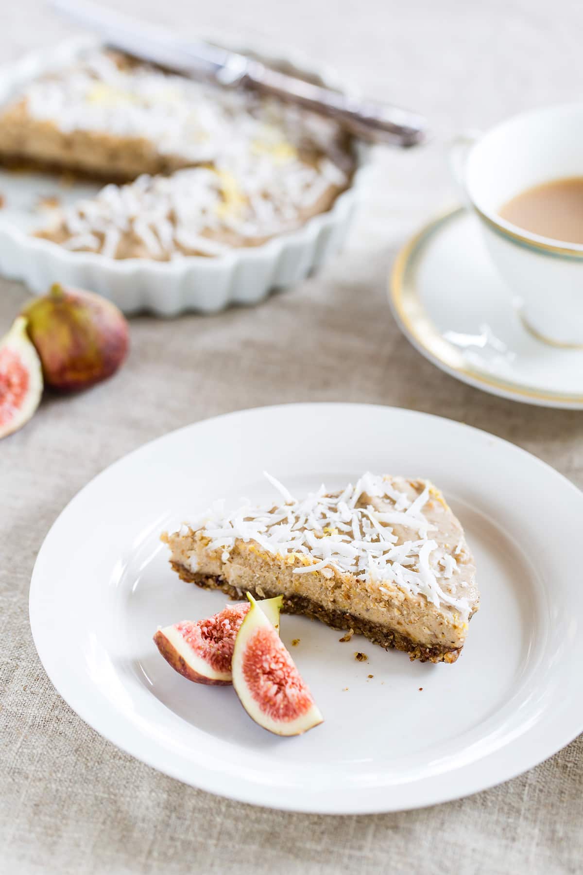 Raw lemon cheesecake