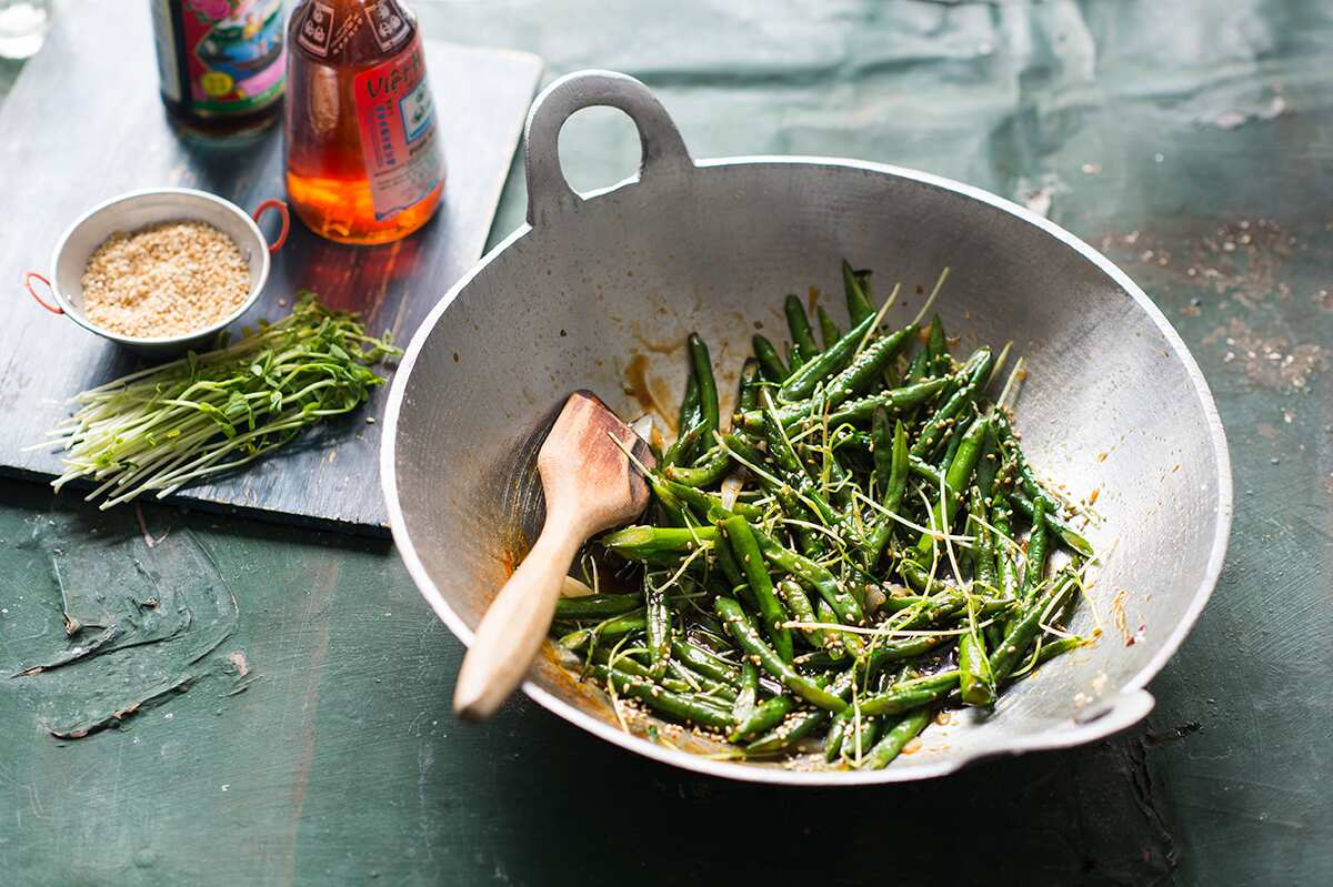 Wok-tossed snakebeans