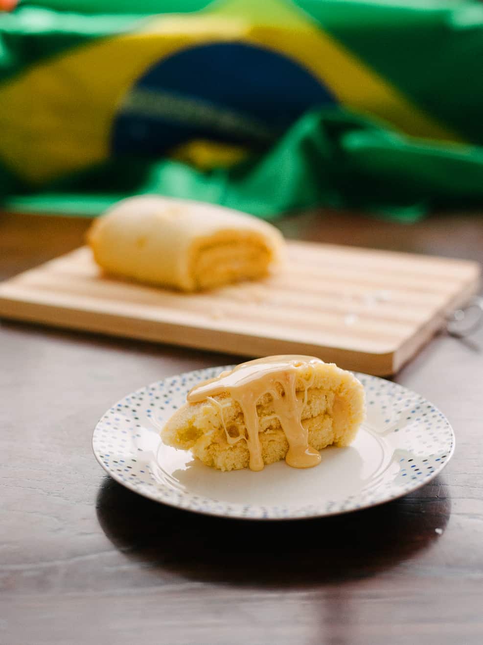 Dulce de leche roulade (rocambole de doce de leite)
