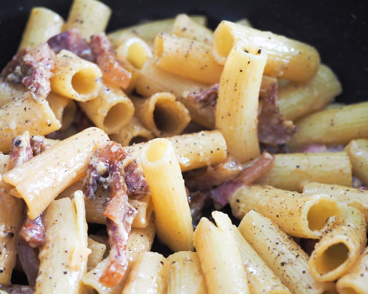 Roman-style rigatoni alla Gricia