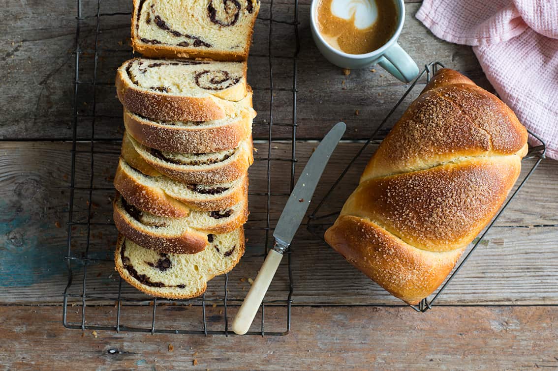 Romanian sponge cake (cozonac)