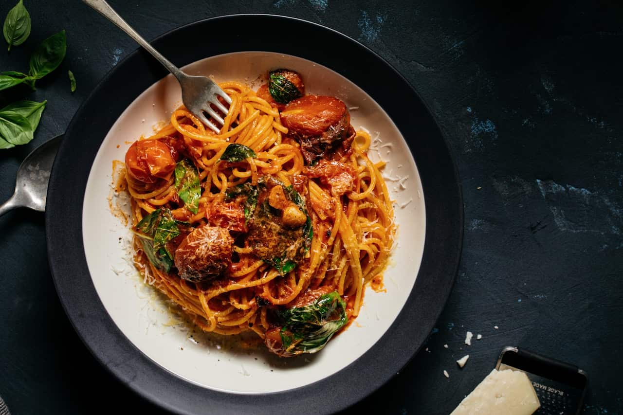 Burst tomato spaghetti
