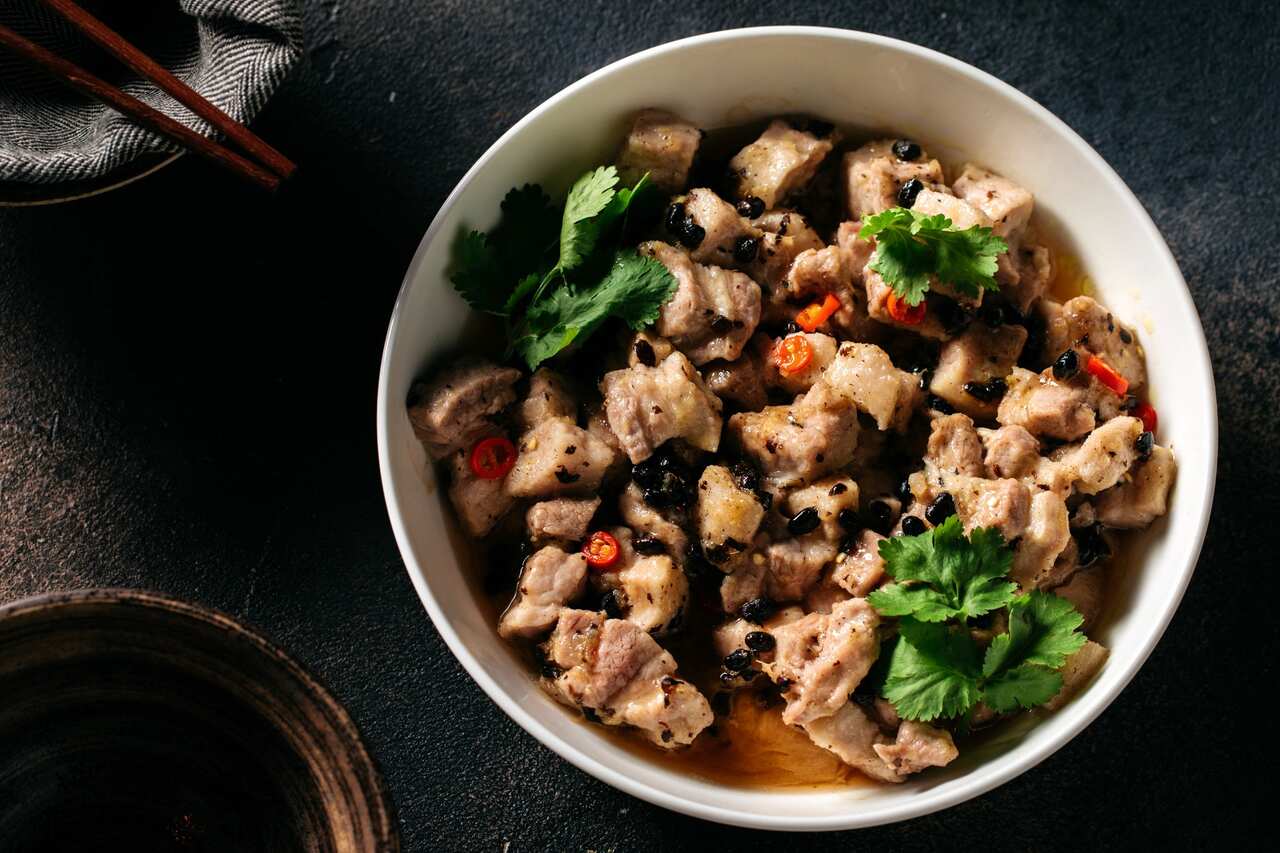 Pork spare ribs with black beans 