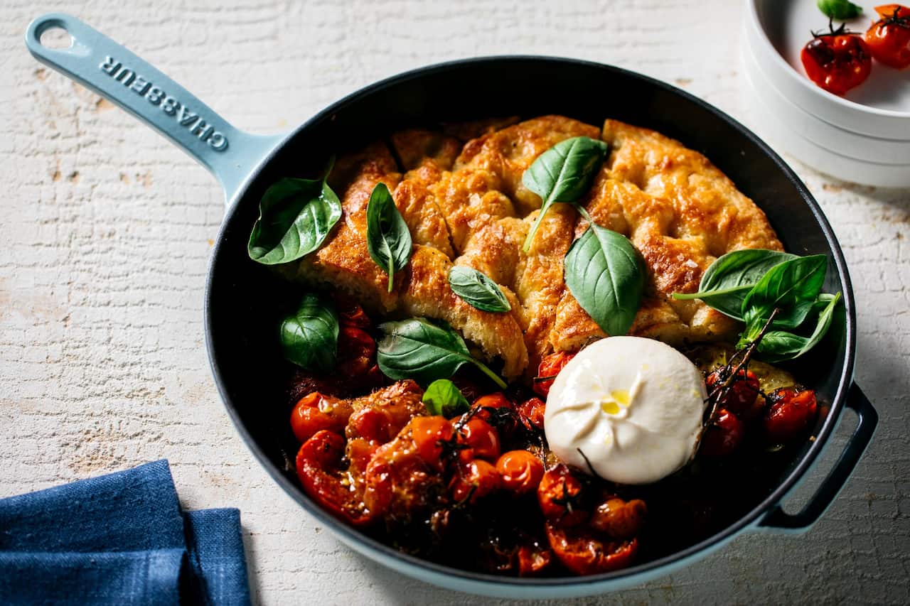 Focaccia tomato burrata