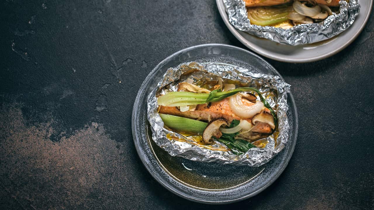 Salmon foil yaki